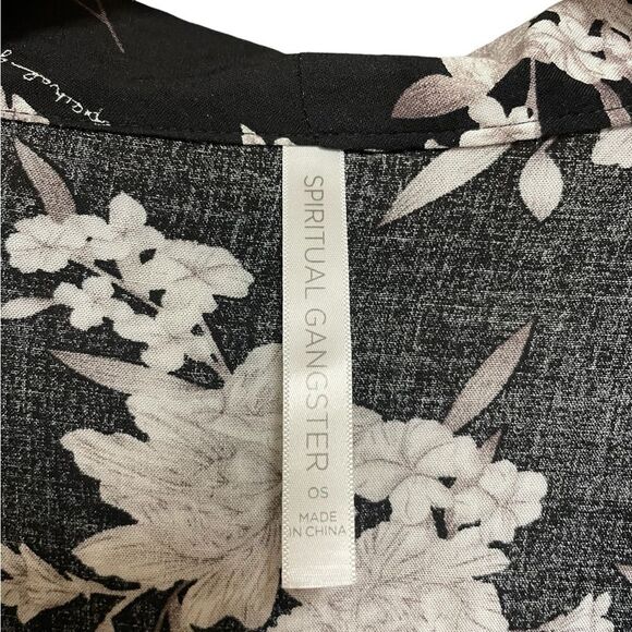 Spiritual Gangster Maya Kaftan Wrap Floral Black with Tie - Picture 4 of 8